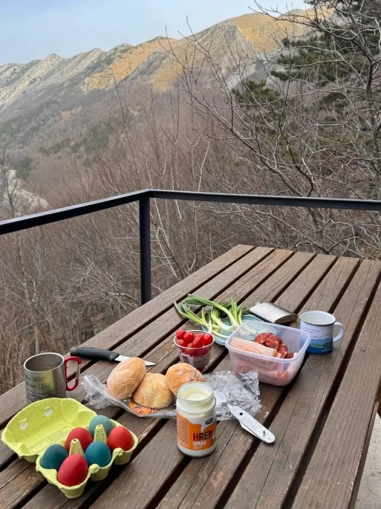 Uskrsni doručak Uskrs Velebit