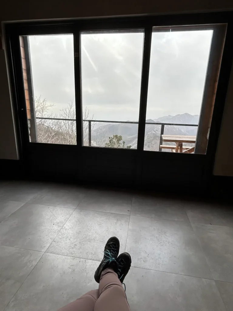 Vlaški grad Sklonište Vlaški grad Velebit