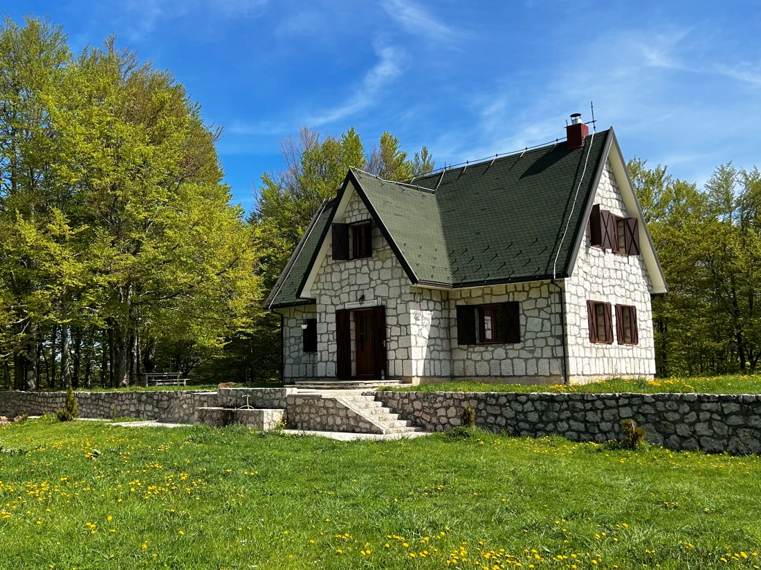 Planinarski dom Volujak, Bosna i Hercegovina